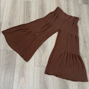 Cocobleu Brown Wide-Leg Flowy Pants. Large